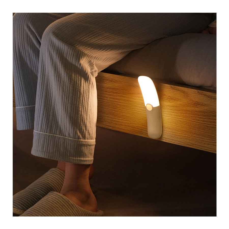 چراغ هوشمند بیسوس CRESCENT MOON HUMAN BODY INDUCTION NIGHT LIGHT DGDG000102